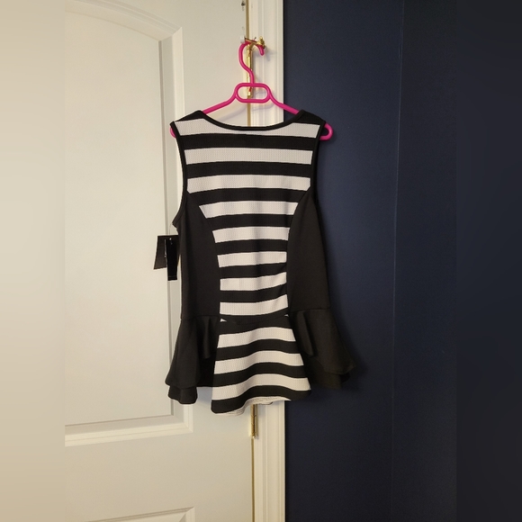 Womens Black & White Striped Ruffled Hem Peplum Top- S- Casual, Dressy, Busniess - Picture 2 of 2